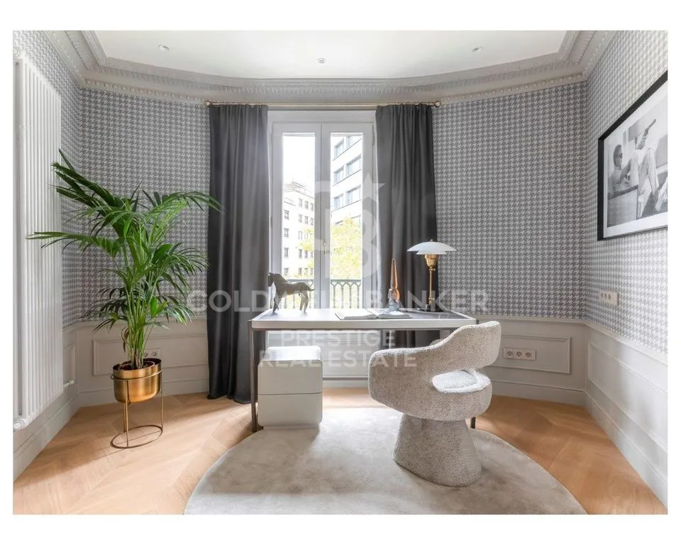 Bureau - Luxury Flat with Historic Charm in Barcelona