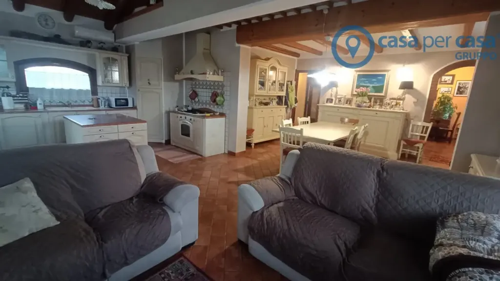 Salle à manger - Rustic Villa with Garden in Lusia