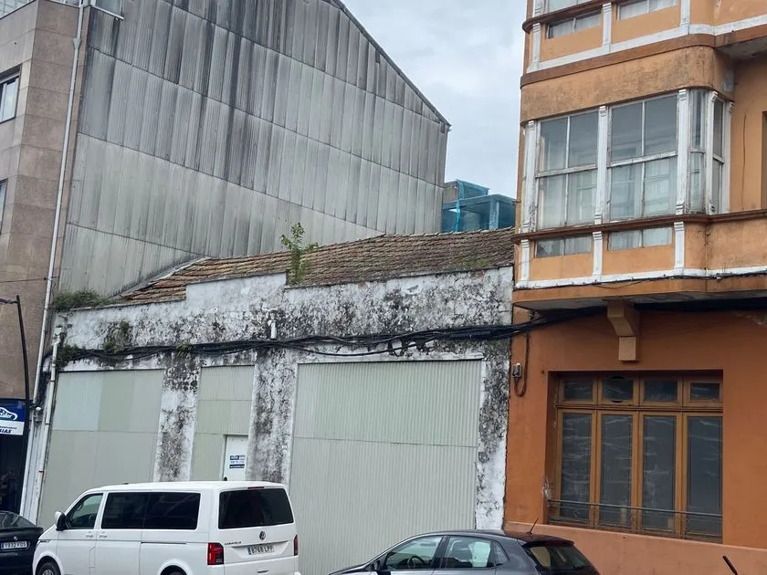 Extérieur - Development Opportunity with Three Urban Plots in Lalín