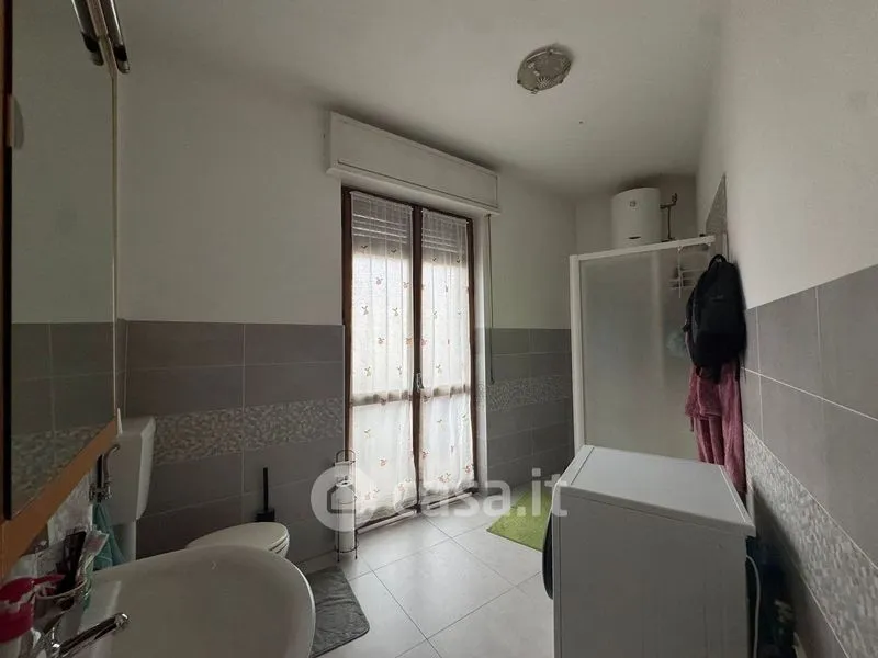 Salles de bain - Trilocale with Balcony in Vercelli