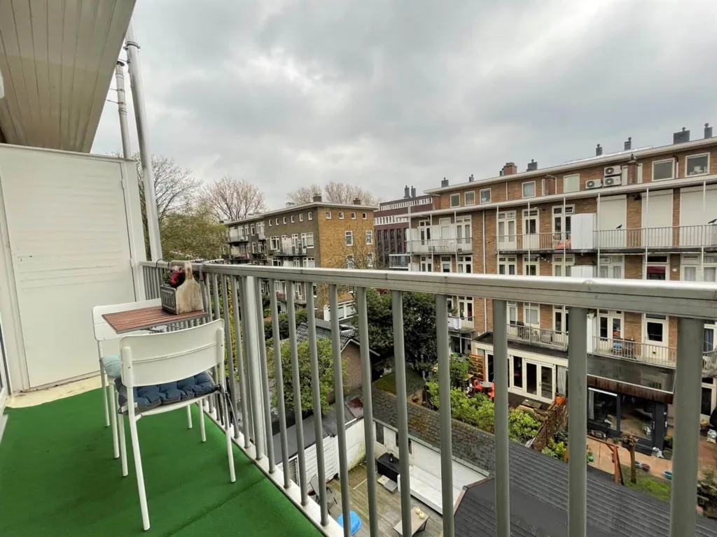 Balcon - Furnished Apartment with Balcony in Amsterdam