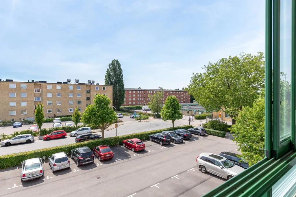 Rõdu - Bright Apartment with Balcony in Stockholm