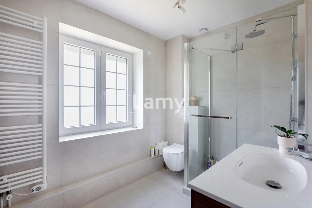 Bagni - Restored Mansart Villa with Garden in RER C Zone