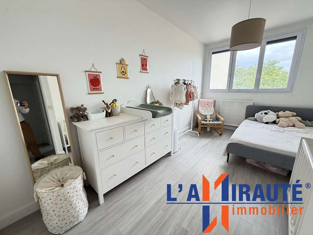 Chambres - Appartement Spacieux avec Parking à Sartrouville