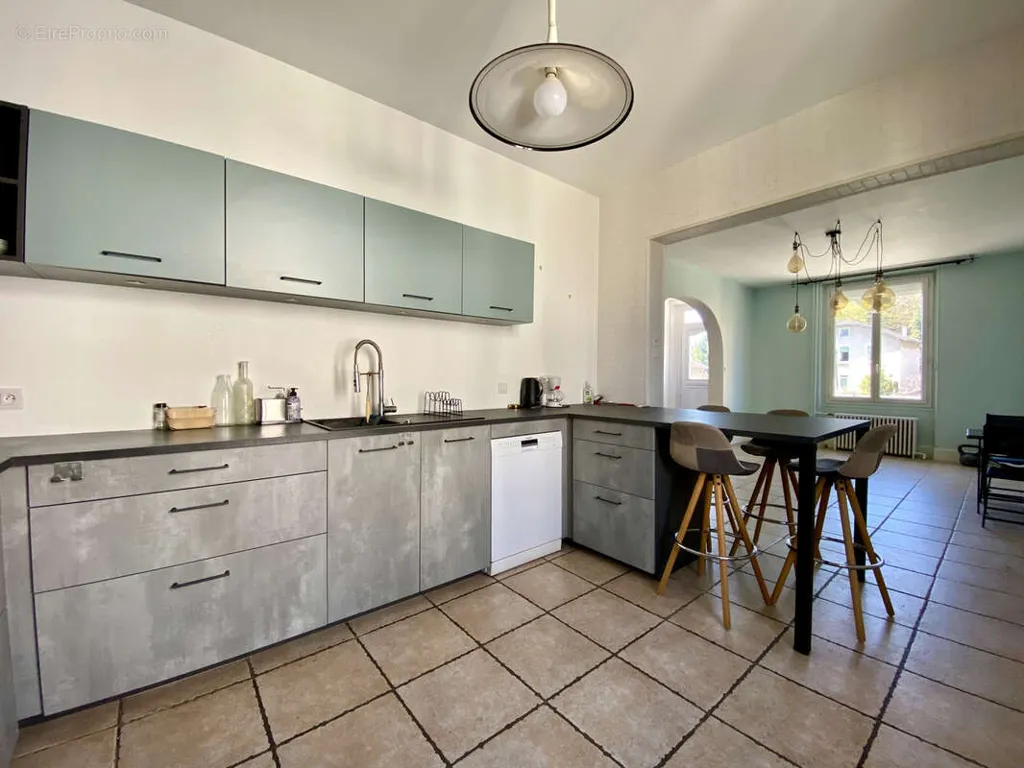 Cuisine - Maison de Ville avec Piscine à Saint-Marcellin
