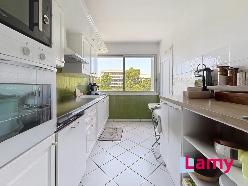 Cuisine - Appartement avec Vue Dominante au Dernier Étage à Aix-en-Provence
