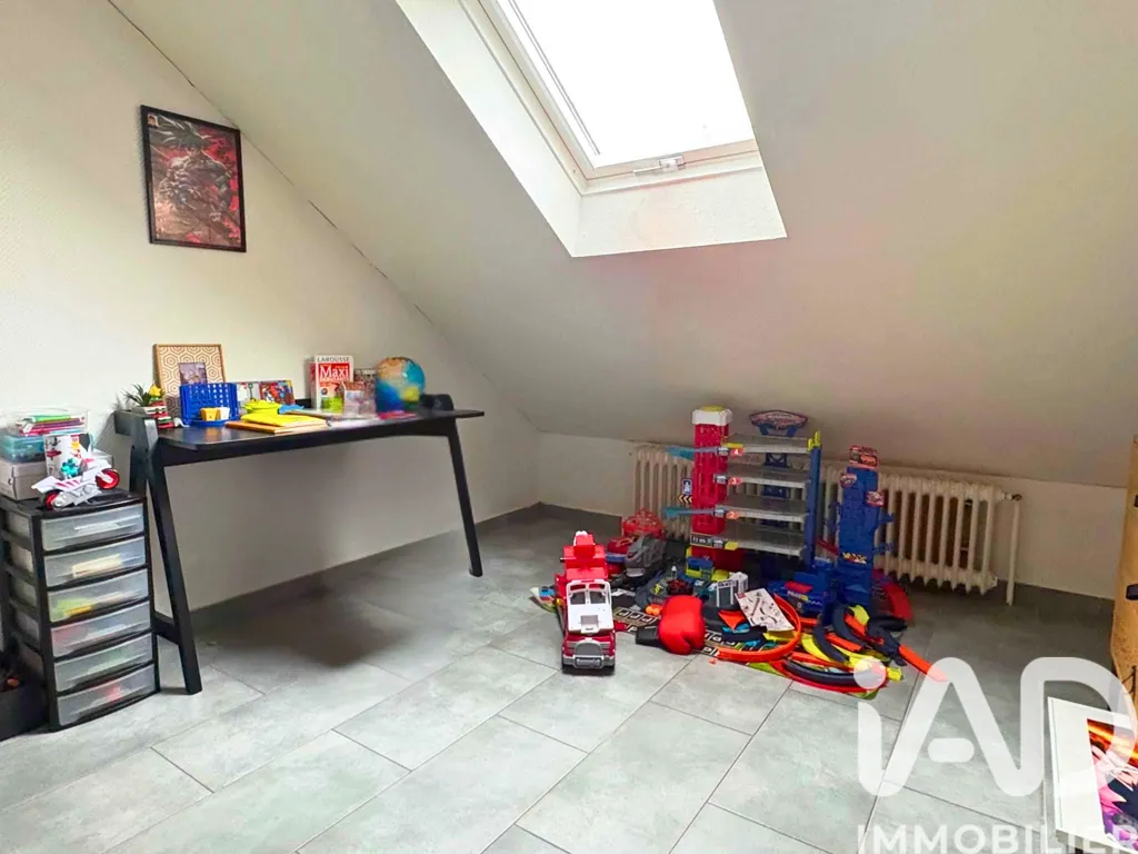 Magamistoad - 3-Bedroom Apartment with Garden Access in Forbach