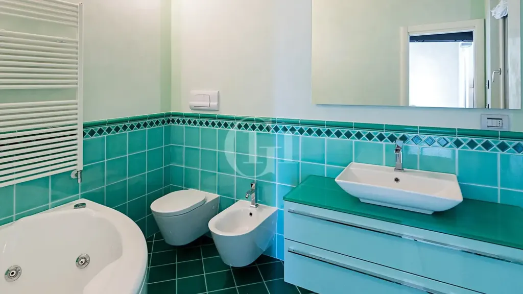 Salles de bain - Modern Villa with Lake View in Polpenazze