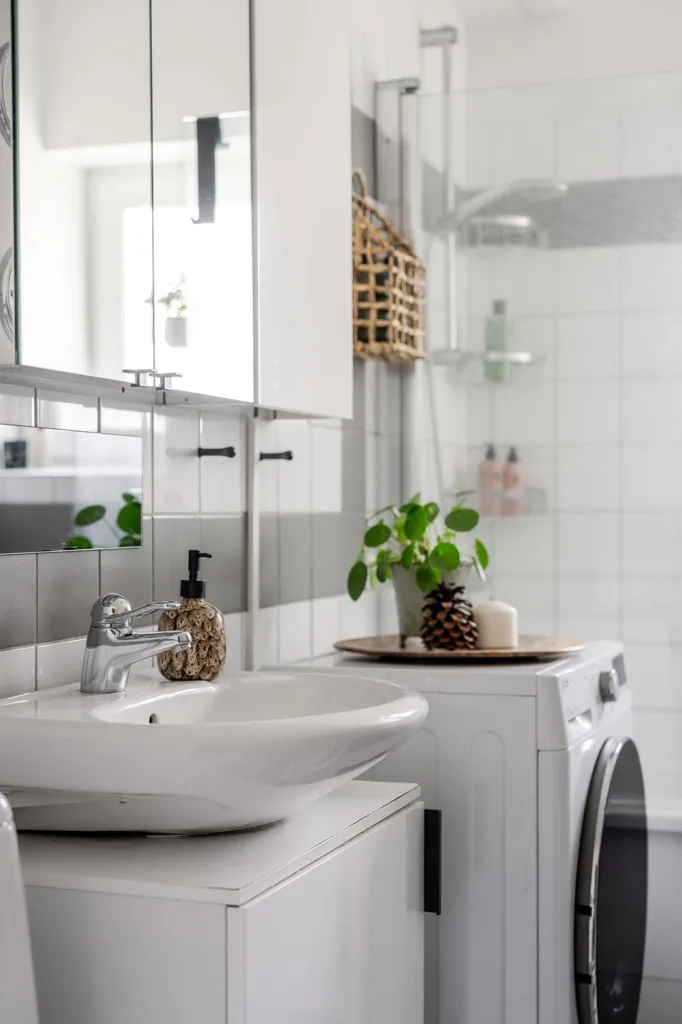 Salles de bain - Apartment with West-Facing Balcony on Läkarvägen