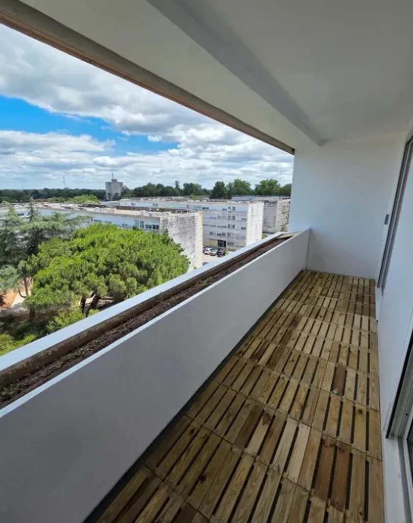 Rõdu - 3-Bedroom Flat with Lift in Floirac