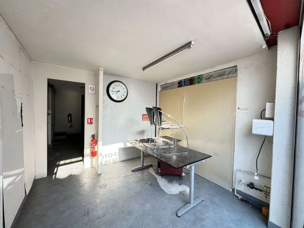 Pesuköök - Commercial Property with Garden in Cugnaux