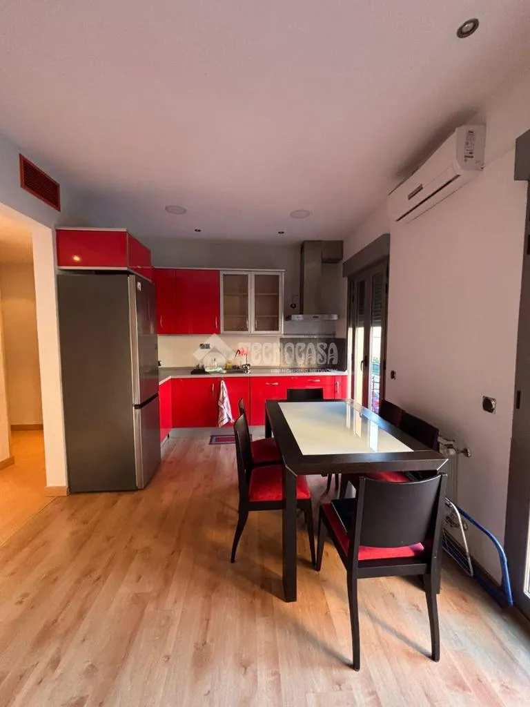 Salle à manger - Reformed Flat with Balcony Views in Salamanca