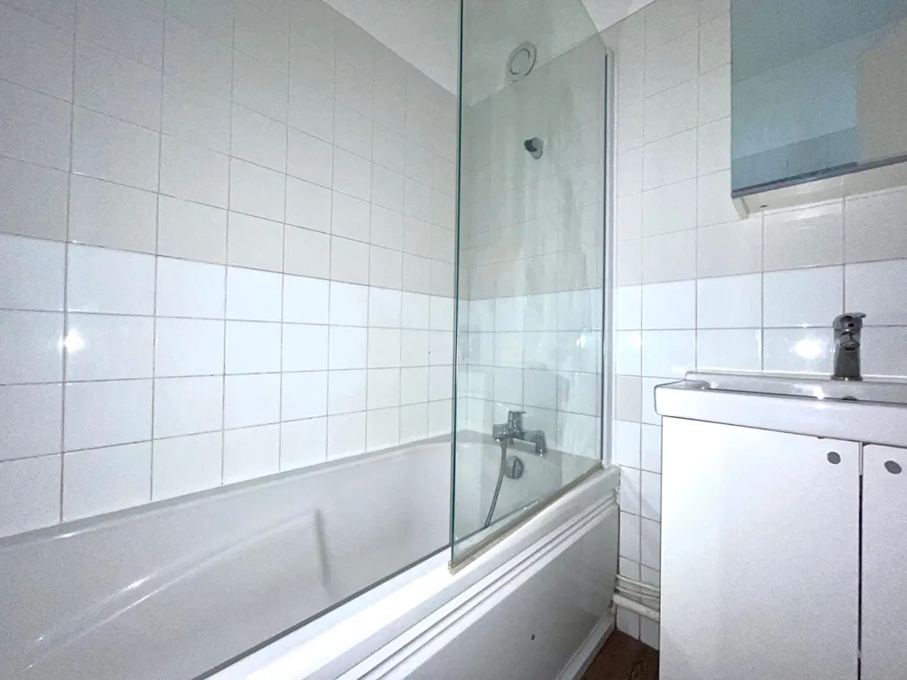Vannitoad - 1-Bedroom Apartment with Balcony in Brest