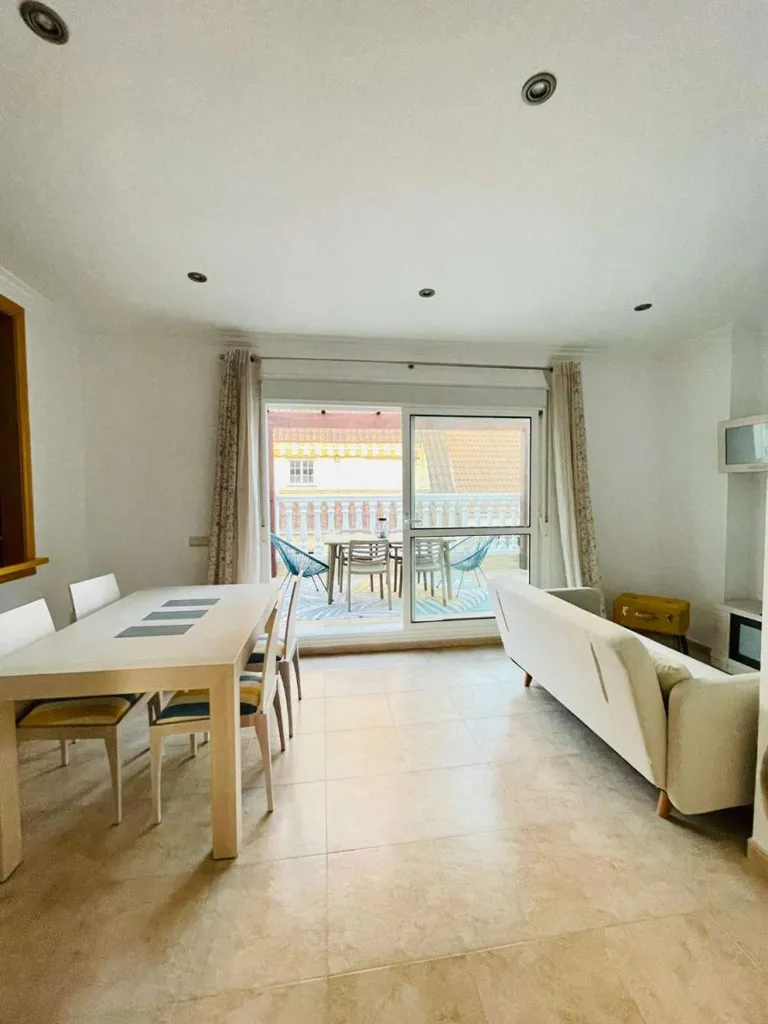 Séjour - South-Facing Apartment with Terrace in Fuengirola