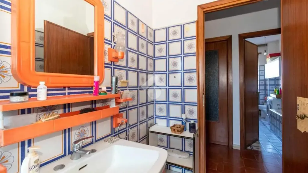 Bagni - Spacious Apartment with Balcony in Rosta