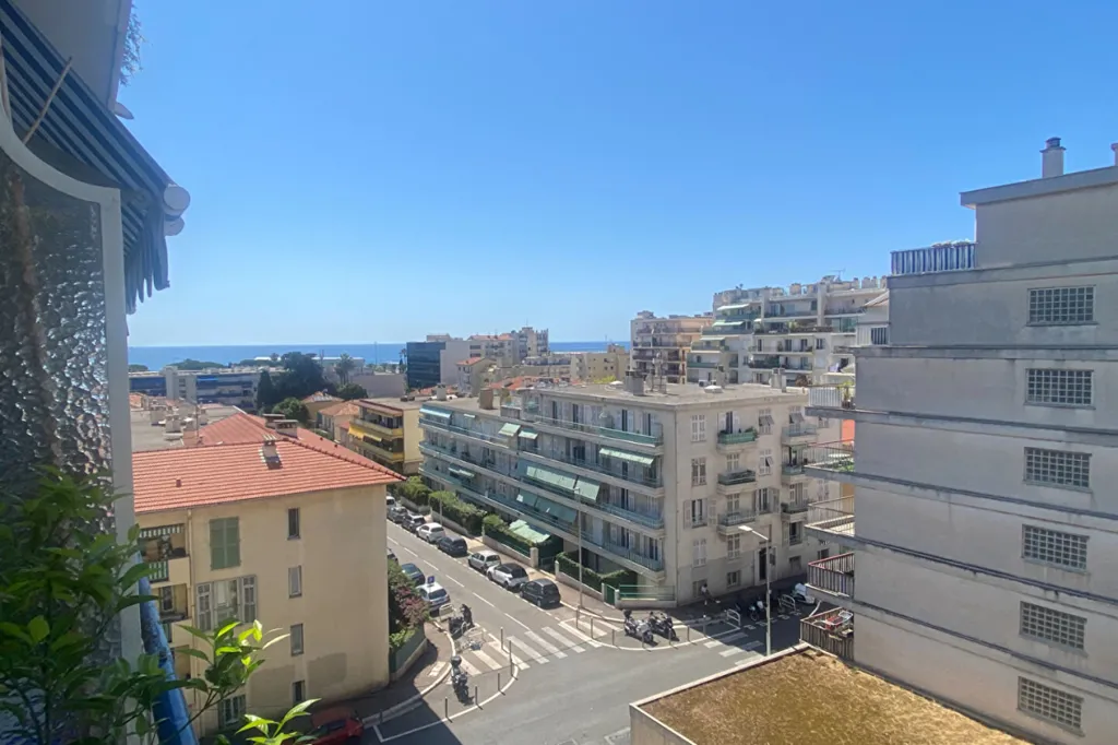 Balcon - Appartement 3 Pièces avec Balcon à Nice