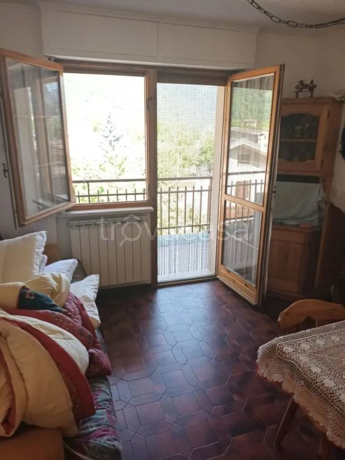 Chambres - Rustic-Style Apartment with Mountain View in Entracque