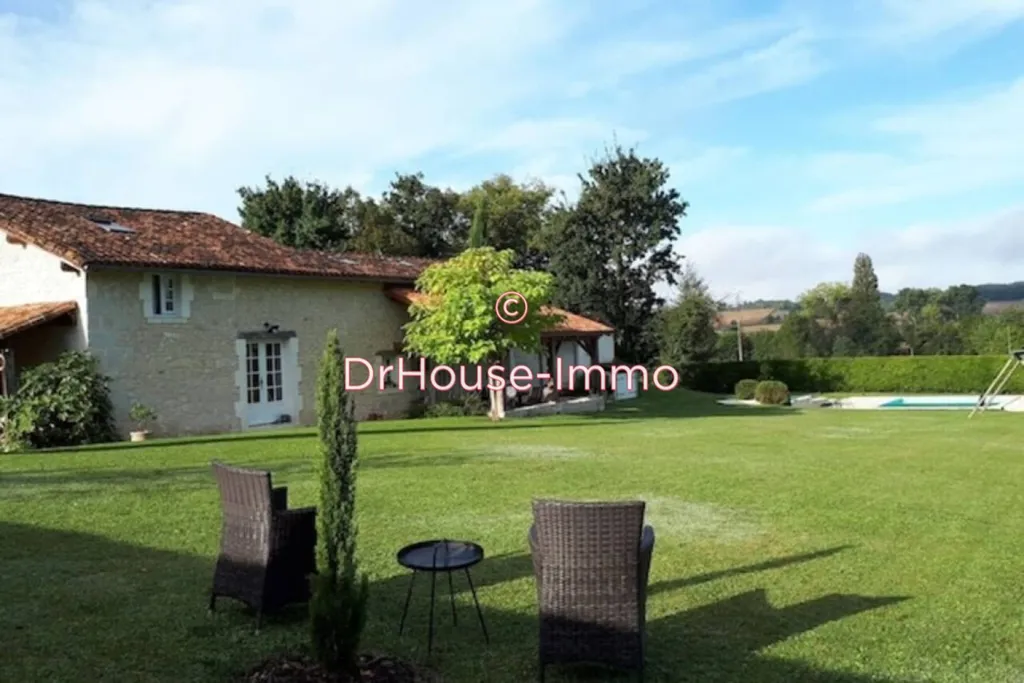 Jardin - Maison en Pierre avec Piscine à Verteillac