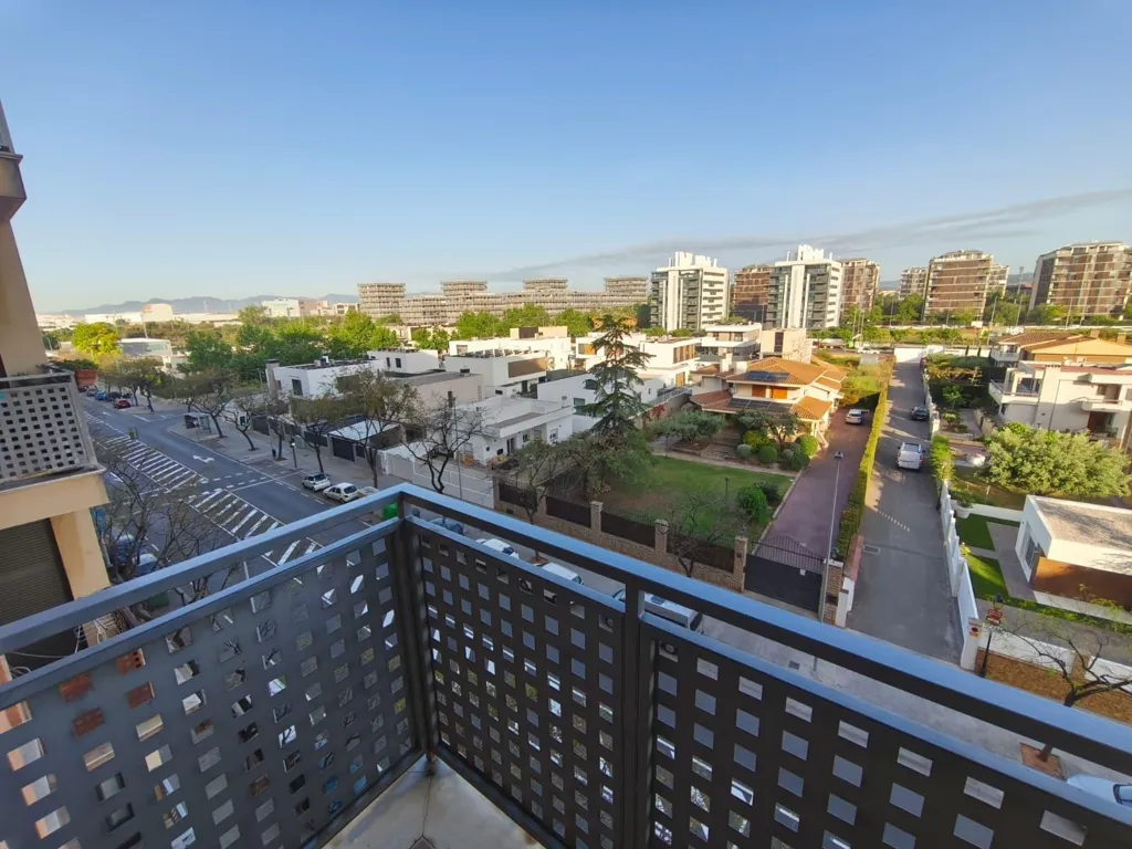 Balcon - Spacious Apartment with Balcony in Castelló