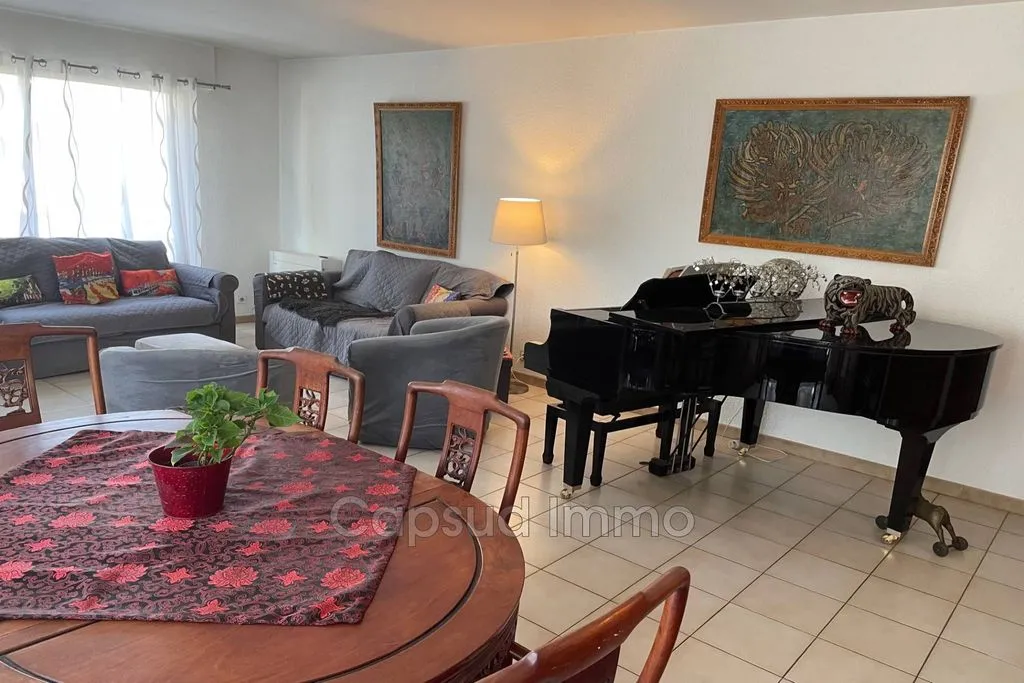 Séjour - Villa Luxueuse avec Vue sur le Canal du Midi près de Béziers