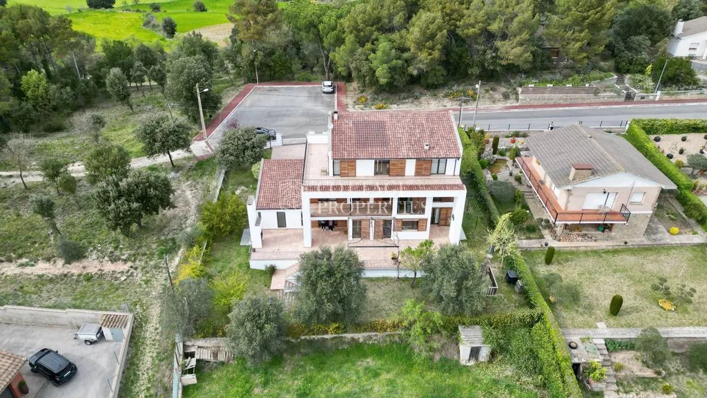 Õhuvaade - Luxury House with Panoramic Views in Calders