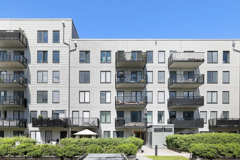 Exterior - Modern Flat with South-Facing Balcony in Barkarby