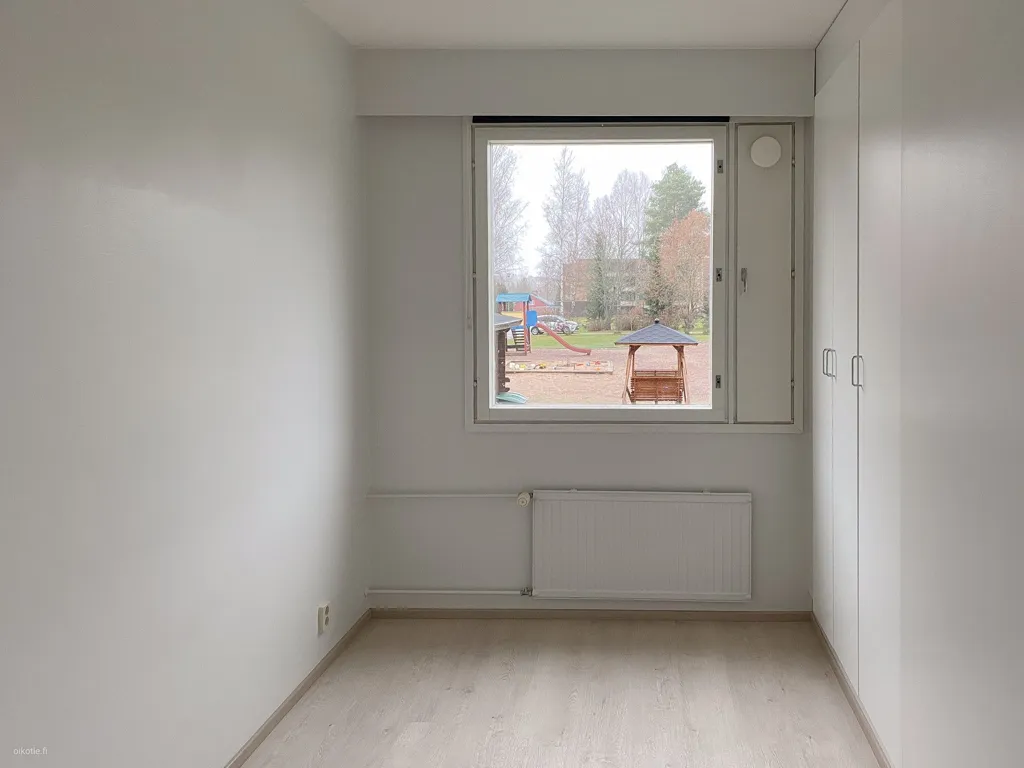 Stanze - Spacious Apartment with Balcony in Salo