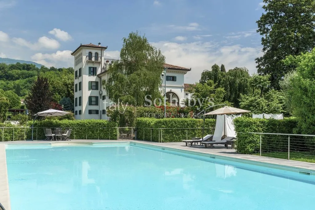 Bassein - Neoclassical Villa with Park in Vittorio Veneto
