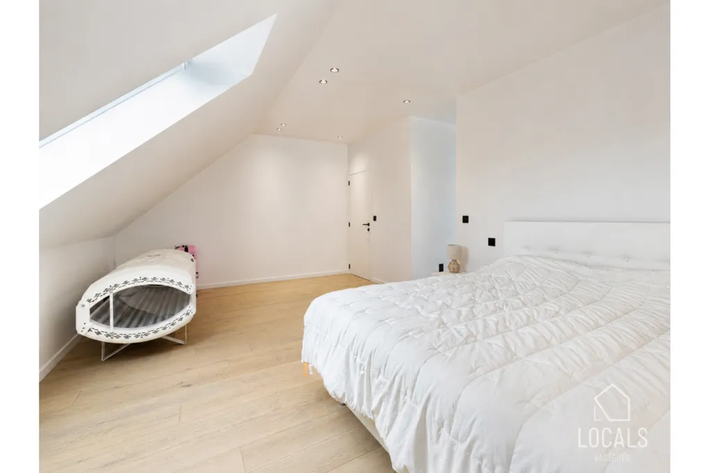 Magamistoad - Fully Renovated House with Solar Panels in Idegem