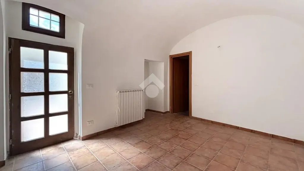Pièces - Restored Apartment with Private Courtyard in L'Aquila