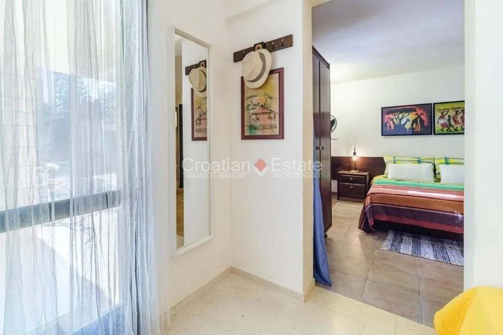 Bedrooms - Family House with Pool near Postira