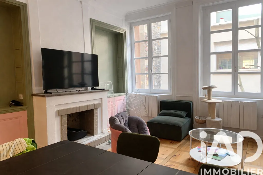 Living Room - 5-Bedroom Apartment for Colocation in Saint-Étienne Centre