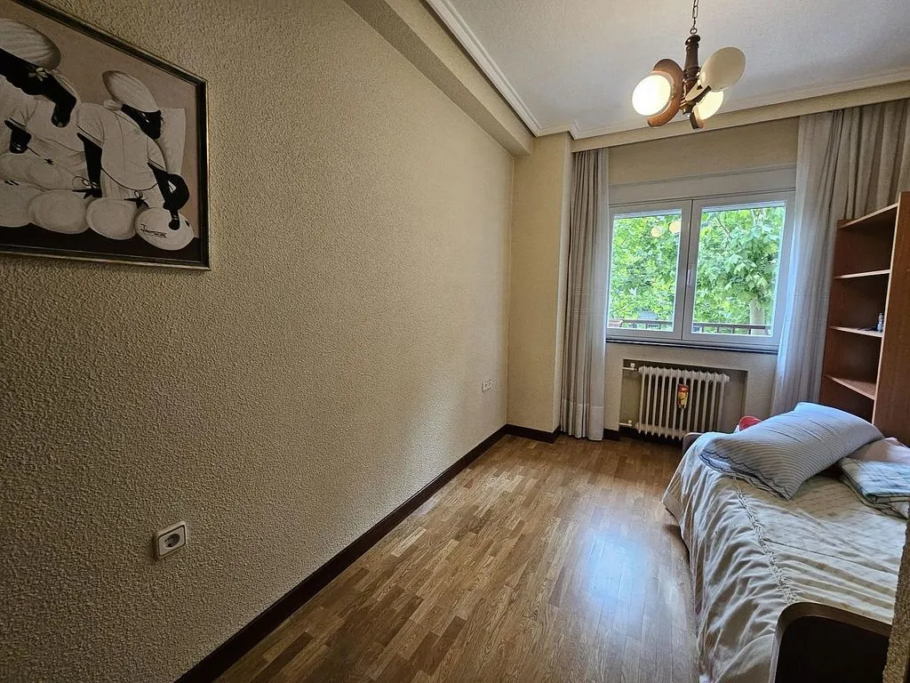 Magamistoad - Apartment with Garage in Salesas