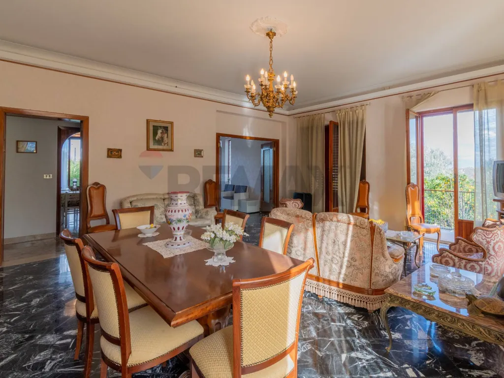 Salle à manger - Villa Portion with 360° Views in Villagrazia
