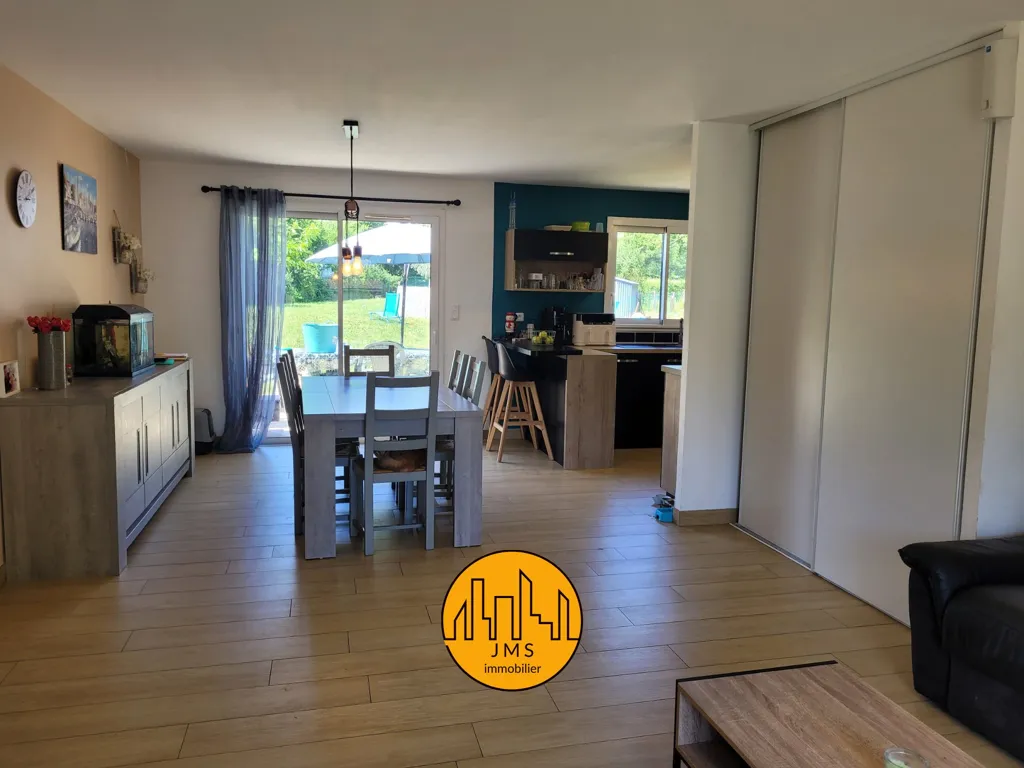 Sala da pranzo - Contemporary House with Pool in Couzon