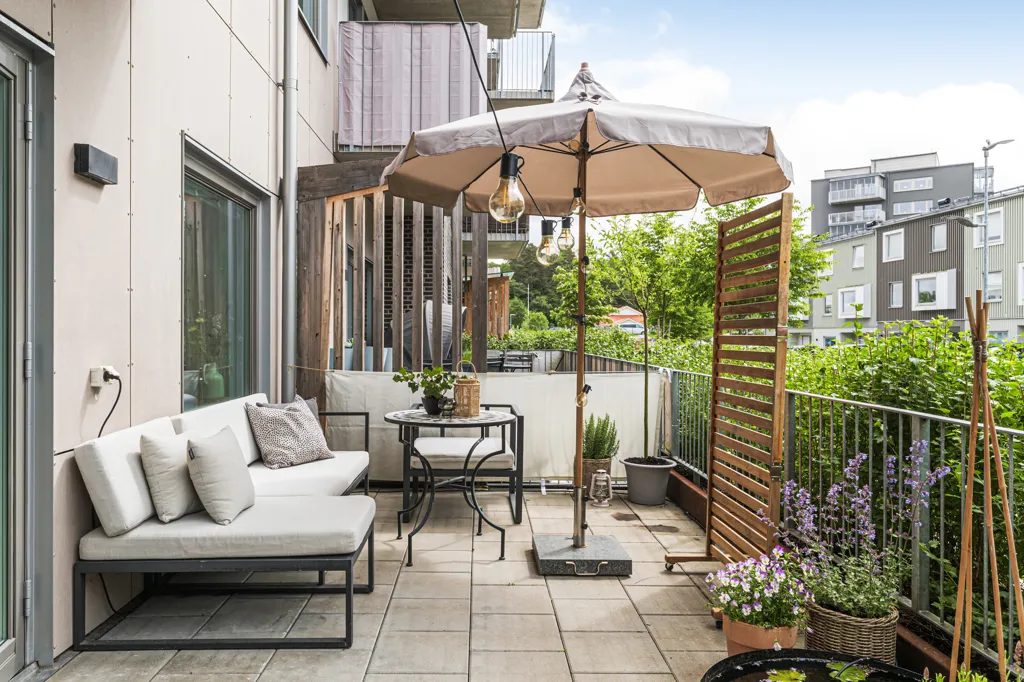 Rõdu - Bright Apartment with Balcony in Askim