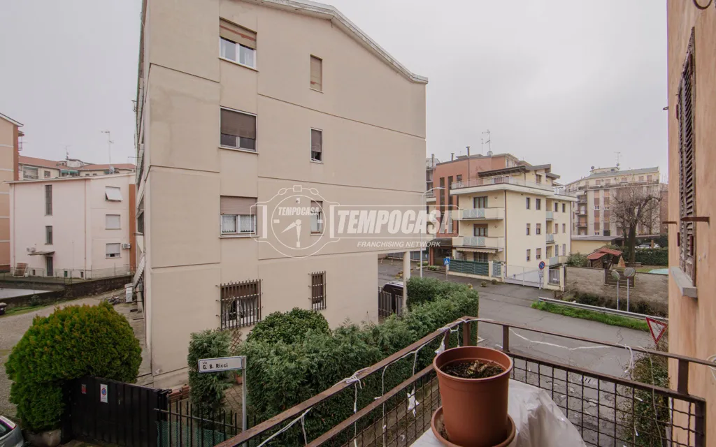 Balcon - One-Bedroom Apartment with Balcony in Vigevano Centre