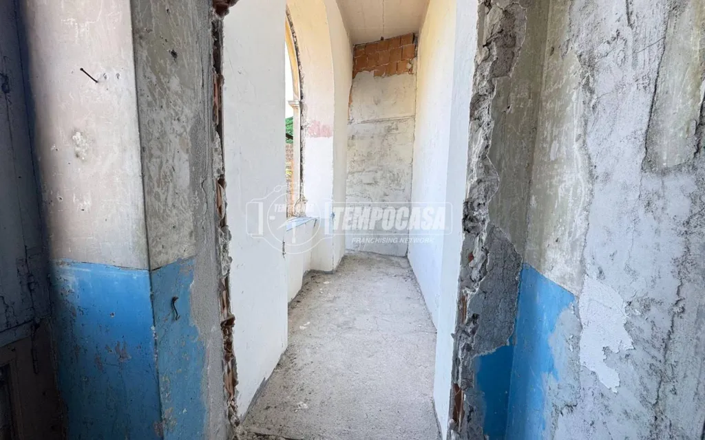 hallway_entrance