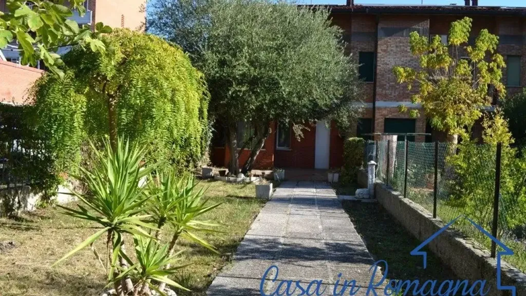 Aed - Terraced House with Garden in Rimini