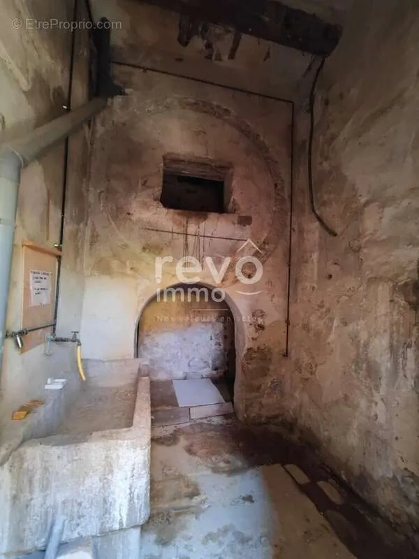 Rooms - Charming Stone House with Potential in Beaumes-de-Venise
