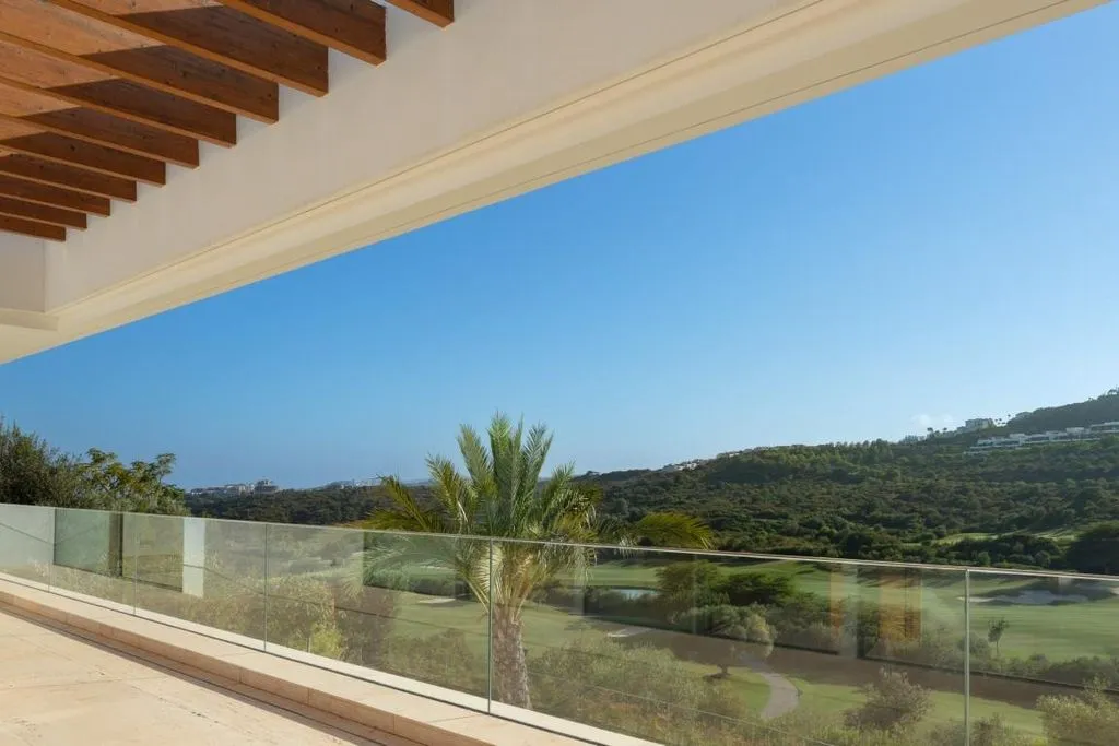 Terrazza - Luxury Villa with Pool near Estepona Golf Course