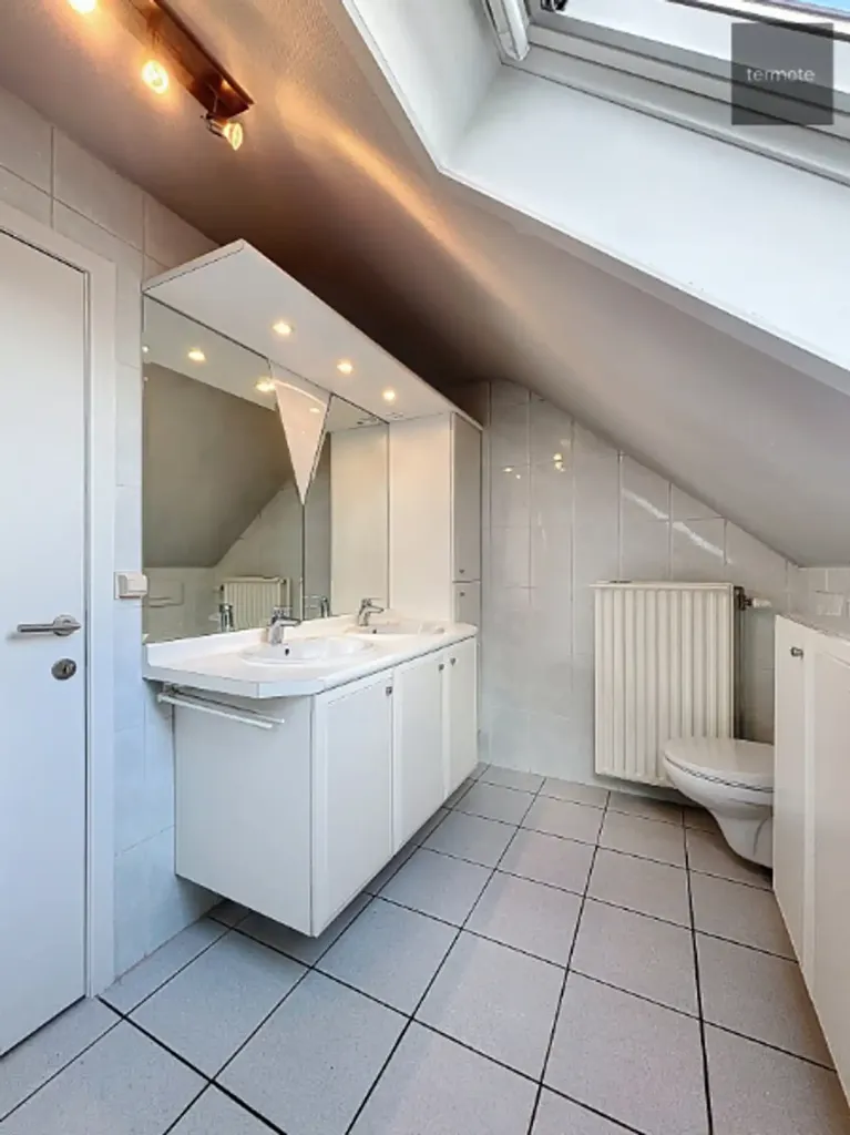 Bathrooms - Detached House with Garden and Terrace in Waregem