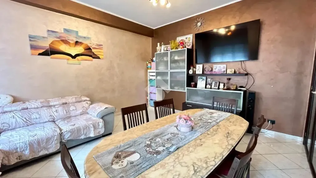 Salle à manger - Restored 4-Bedroom Flat with Balcony in Torino