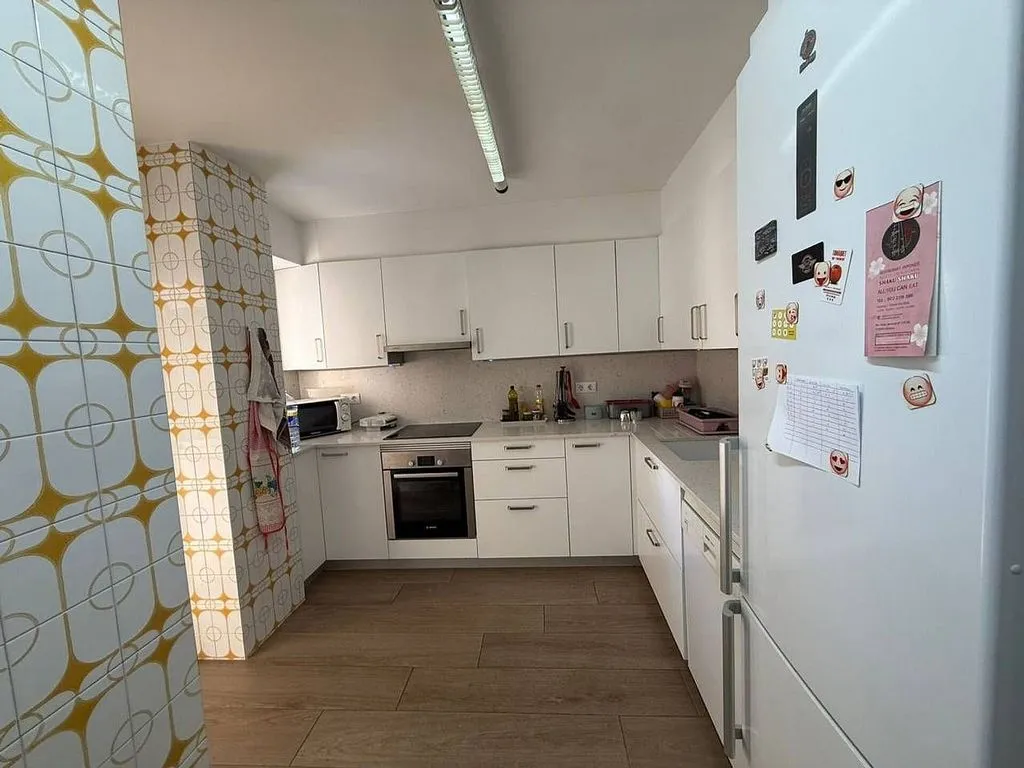Apartment with Parking in Eixample Nord, Girona