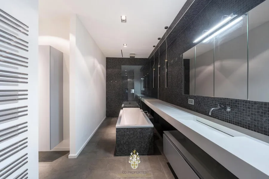 Salles de bain - Villa Contemporaine avec Vue Panoramique à Uccle