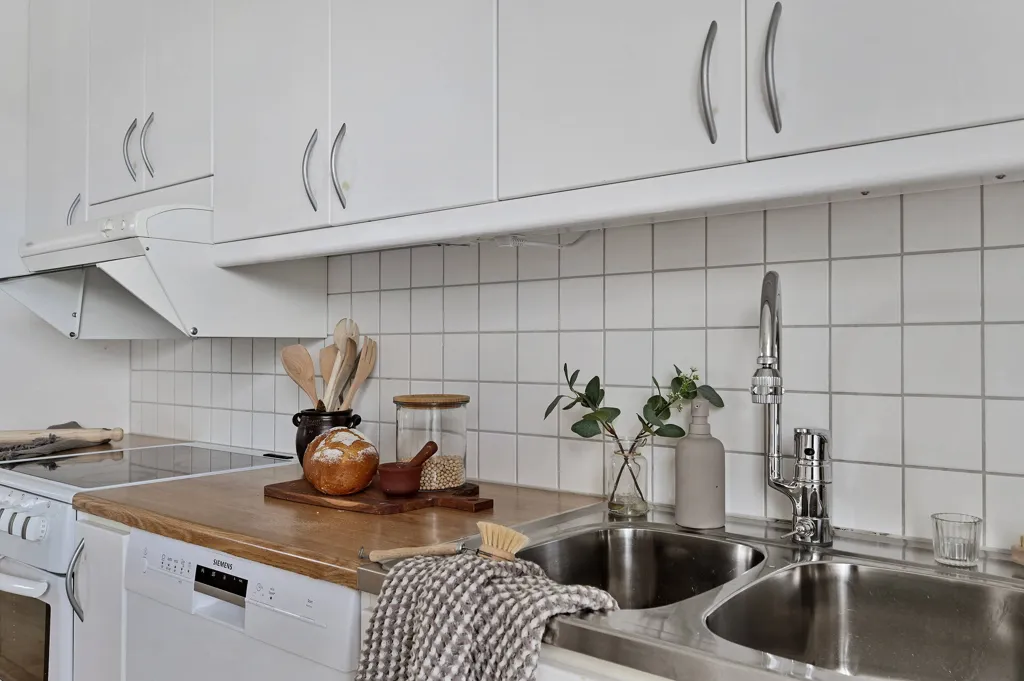 Köök - Two-Bedroom Flat with Garden View in Farsta