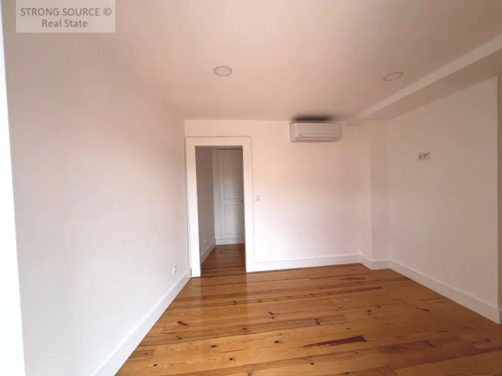 Toad - Luxury Apartments with River View in Graca, Lisbon