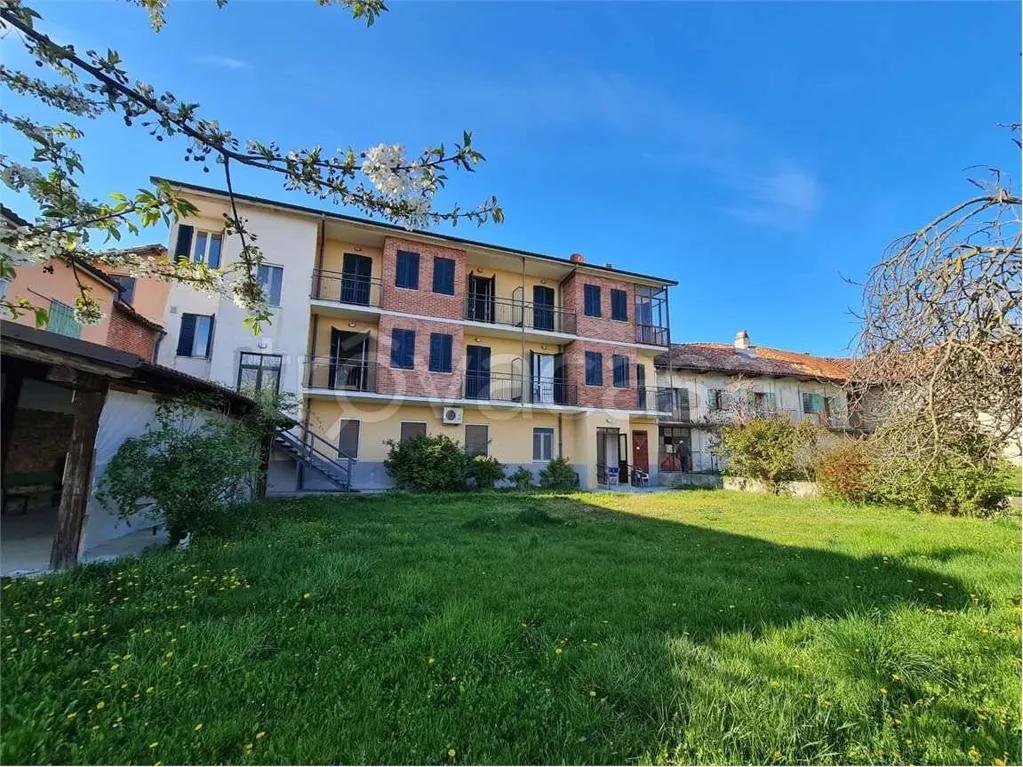 Jardin - Rustic Farmhouse with Pool in Paroldo