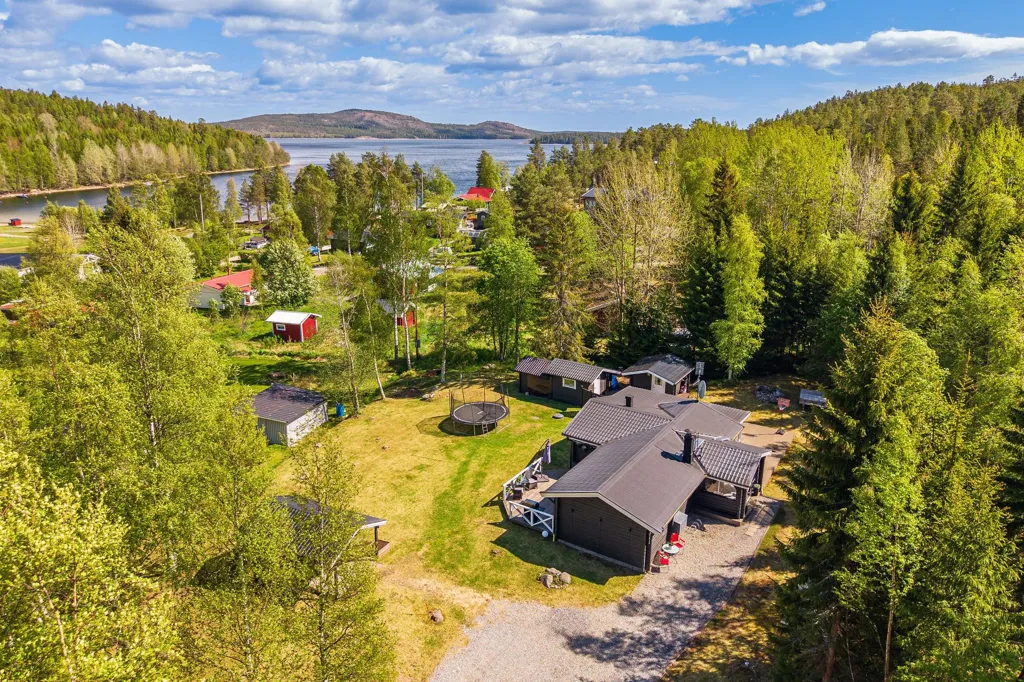 Õhuvaade - Charming Seafront Home with Open Plan in Tranquil Setting
