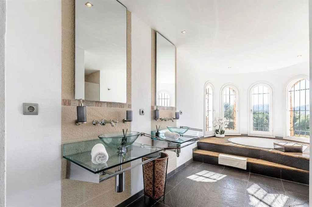 Salles de bain - Luxury Villa with Panoramic Views in Can Furnet